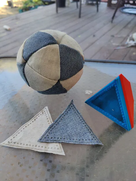 Dụng cụ đóng dấu hình cầu cho bóng đá và hacky sack - Image 1