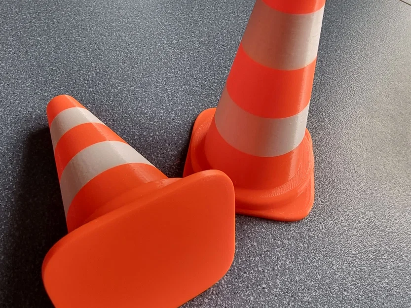 Pylone - Bình hoa để bàn thiết kế hiện đại - Image 1