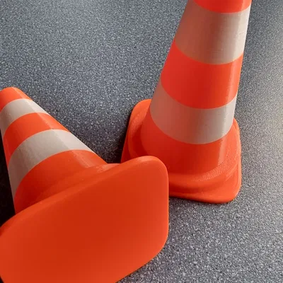 Pylone - Bình hoa để bàn thiết kế hiện đại