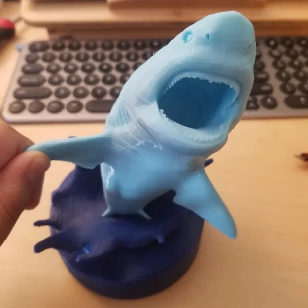 Mô hình cá mập Jaws với chữ gắn trên đế - Image 2