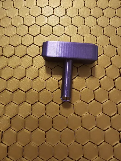 Móc chìa khóa hình búa tiện lợi cho người yêu thích sáng tạo - Image 1