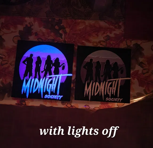 Biển hiệu Midnight Society (HueForge) cho bàn làm việc - Image 2