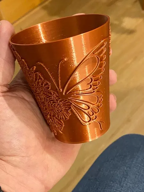 Cốc đựng bút nổi hình bướm trang nhã - Image 1