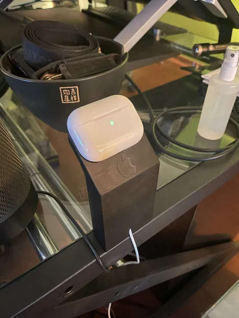 Giá đỡ sạc không dây Apple AirPod Pro 2 (USB-C) - Image 1