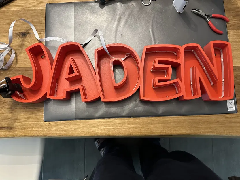 Đèn LED tên "JADEN" cho bé trai trong phòng trẻ em - Image 2