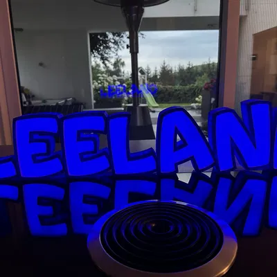 Đèn LED tên "LEELAND" cho trẻ em