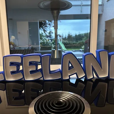 Đèn LED tên "LEELAND" cho trẻ em