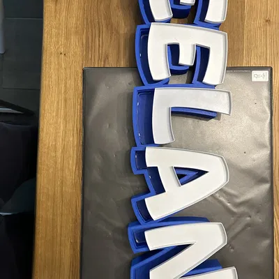 Đèn LED tên "LEELAND" cho trẻ em