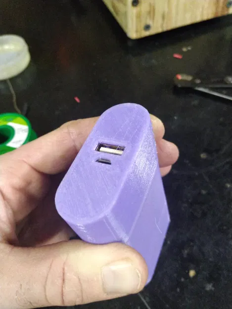 Ngân hàng năng lượng 3 cell 18650 với giá treo tường - Image 1