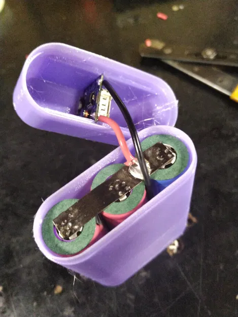 Ngân hàng năng lượng 3 cell 18650 với giá treo tường - Image 3