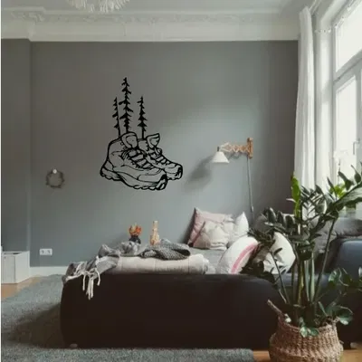 Giá treo tường đôi giày đi bộ và cây thông