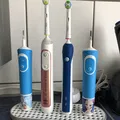 Giá đỡ bàn chải đánh răng Oral B cho 4 chiếc - Thumbnail 1