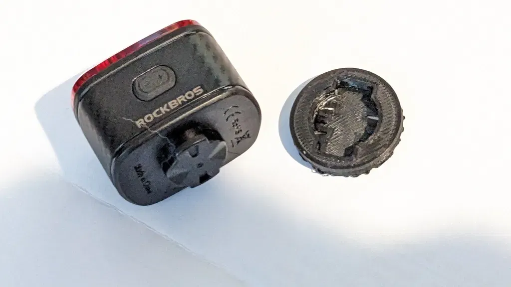 Giá đỡ đèn Rockbros Q2S cho giá đỡ xe đạp Thule Pack n Pedal - Image 3