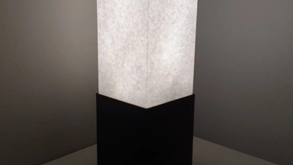 Đèn LED từ giấy A4 với đế hỗ trợ hữu cơ - Image 1