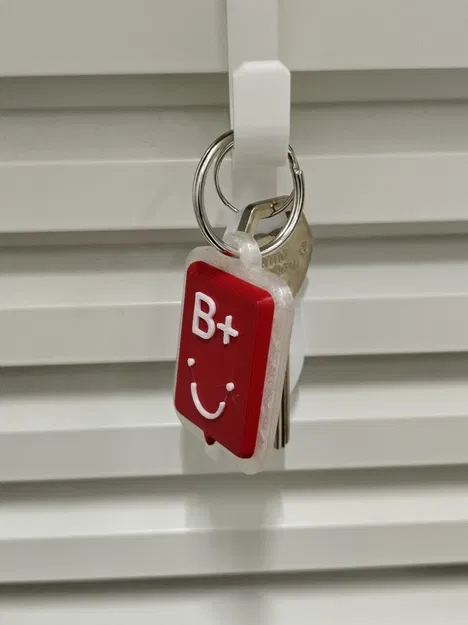 Móc chìa khóa hình túi truyền máu với biểu tượng nhóm máu - Image 2