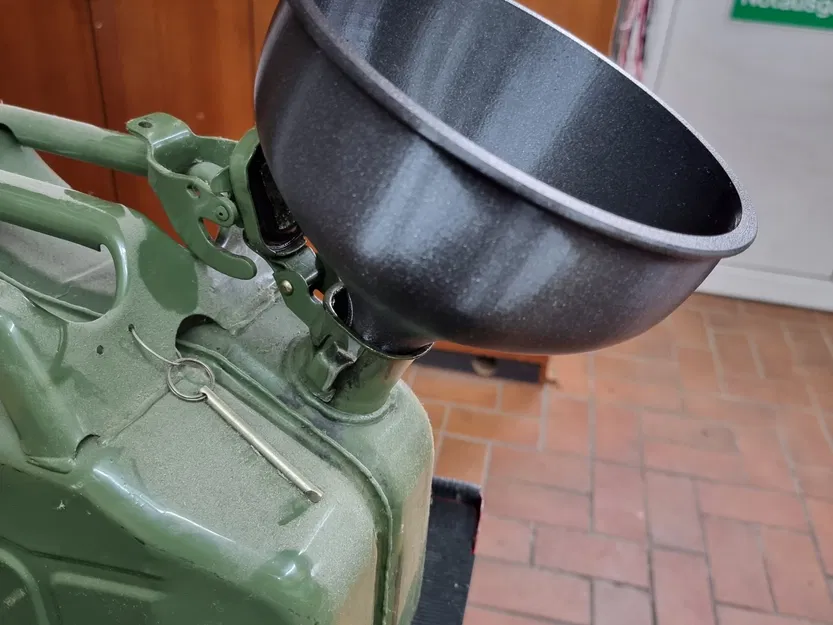 Bình chứa lớn với đường kính 180 mm và kênh thoát khí - Image 1