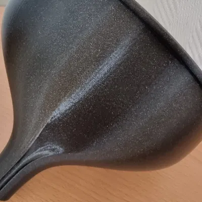 Bình chứa lớn với đường kính 180 mm và kênh thoát khí