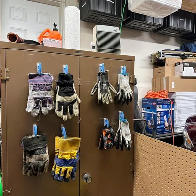 Kẹp găng tay từ tính cho gara làm việc