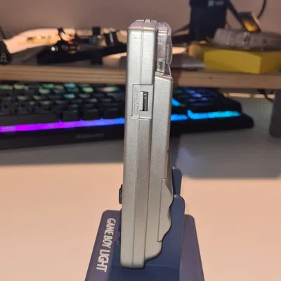 Giá đỡ hiển thị cho Game Boy Light