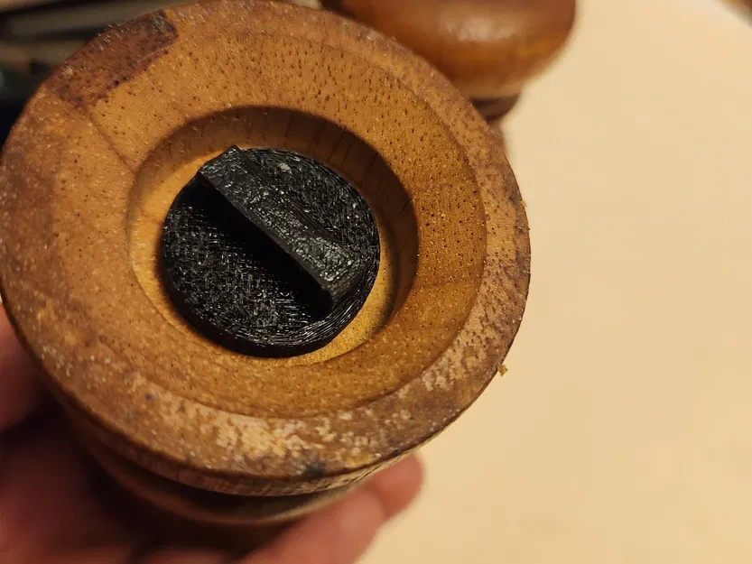 Nắp thay thế cho lỗ đổ muối trong bộ shaker gỗ - Image 1