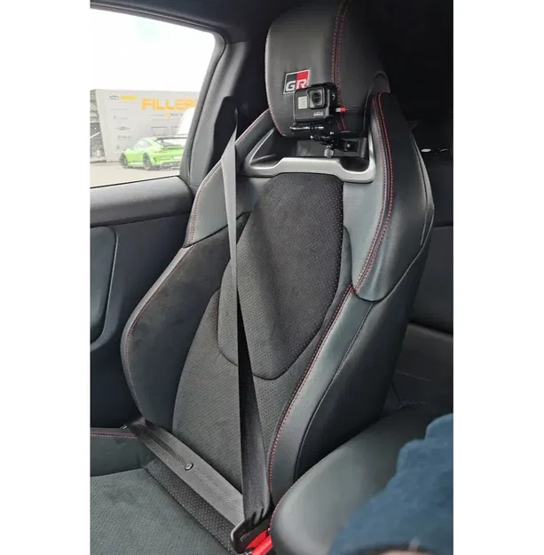 Giá đỡ GoPro cho tựa đầu xe Toyota GR Yaris - Image 2