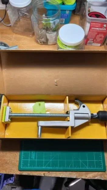 Kẹp vật liệu DW7052 và DE7052 cho máy cưa miter Dewalt 704 và 705 - Image 2