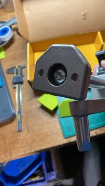 Kẹp vật liệu DW7052 và DE7052 cho máy cưa miter Dewalt 704 và 705 - Image 4