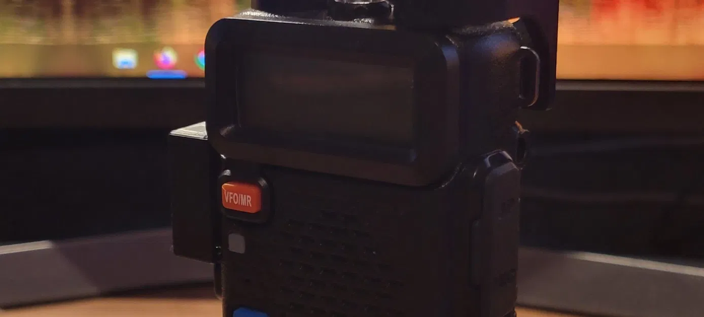 Giá đỡ bảo vệ nút PTT và âm lượng cho Baofeng UV-5R - Image 2