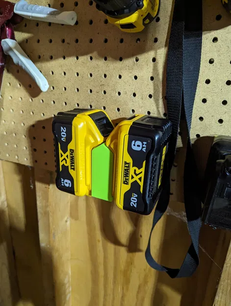 Giá đỡ pin đôi DeWalt 20V Max XR 6A cho bảng treo - Image 1