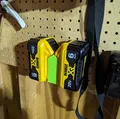 Giá đỡ pin đôi DeWalt 20V Max XR 6A cho bảng treo - Thumbnail 1