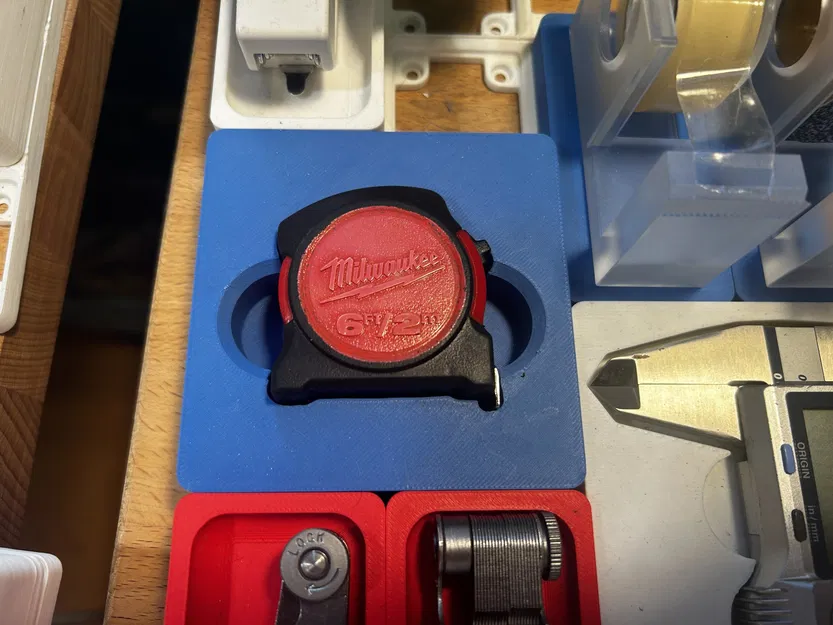 Giá đỡ thước dây mini Milwaukee 6ft / 2m kiểu Gridfinity - Image 1