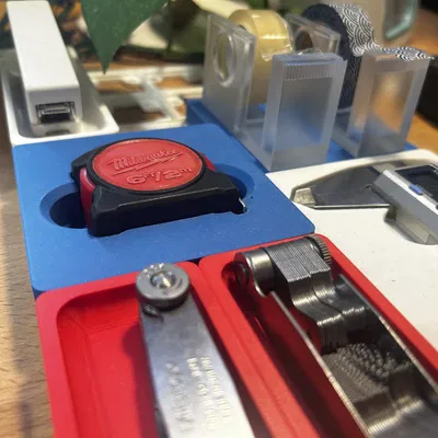 Giá đỡ thước dây mini Milwaukee 6ft / 2m kiểu Gridfinity