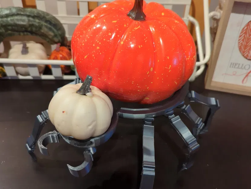 Giá đỡ bí ngô cho nhện Halloween - Image 1