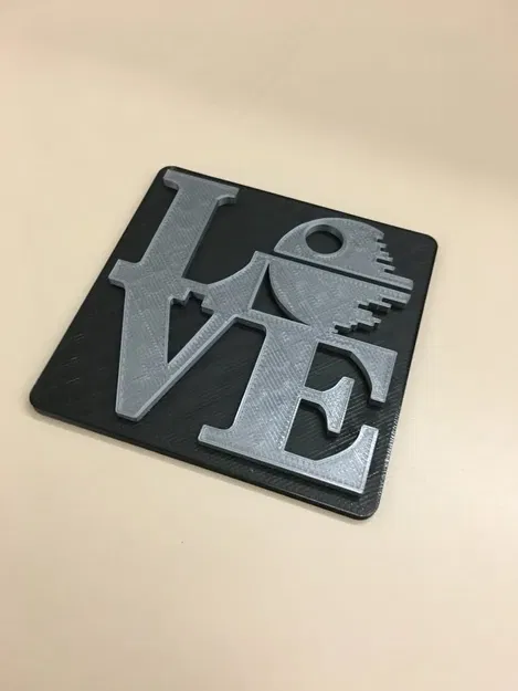 Điêu khắc 'LOVE' theo phong cách Đế chế - Image 1