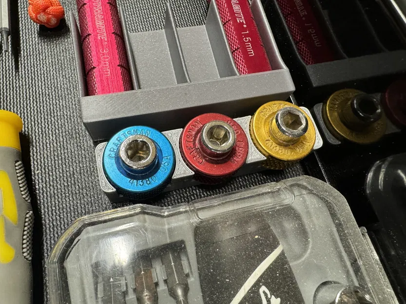 Giá đỡ cho ba bộ điều khiển ngón tay Craftsman 41380 - Image 1