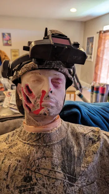 Xác chết đầu lính do tấn công của động vật hoặc người n... - Image 1