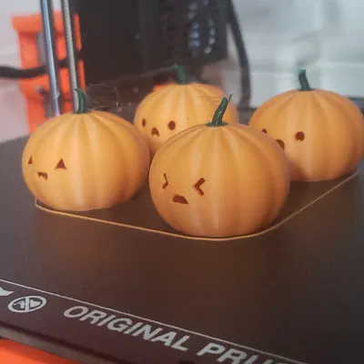 Trang trí biểu tượng bí ngô cho Halloween