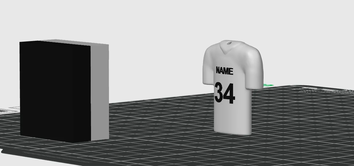 Móc khóa hình áo sơ mi với tên và số tùy chỉnh - Image 1