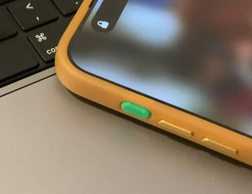 Nút hành động cho ốp lưng Peak Design iPhone 15 Pro Max - Image 1