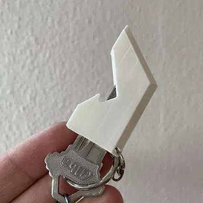 Chìa khóa Buster Cloud Strife với mở nắp chai tích hợp