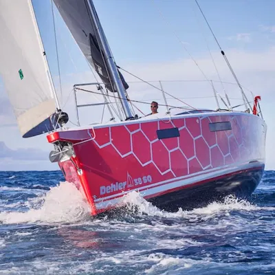 Mô hình thuyền buồm Dehler 38 sq cạnh tranh