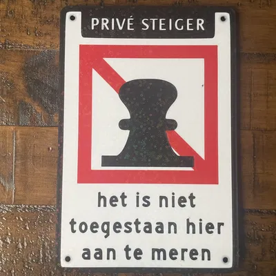 Biển báo cấm cập bến tại Hà Lan