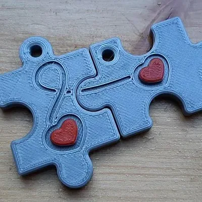 Móc khóa hình trái tim ghép hình độc đáo