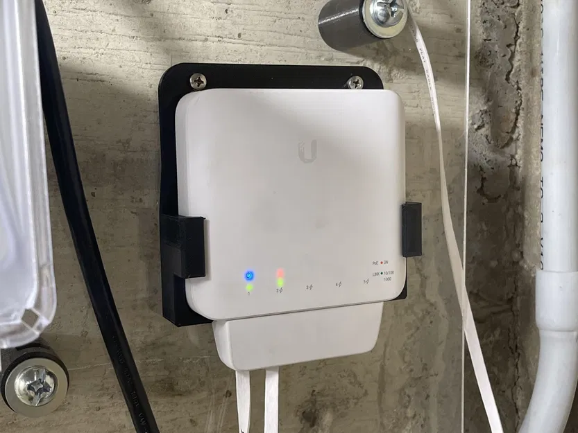 Giá đỡ tường USW-Flex cho thiết bị Unifi - Image 1