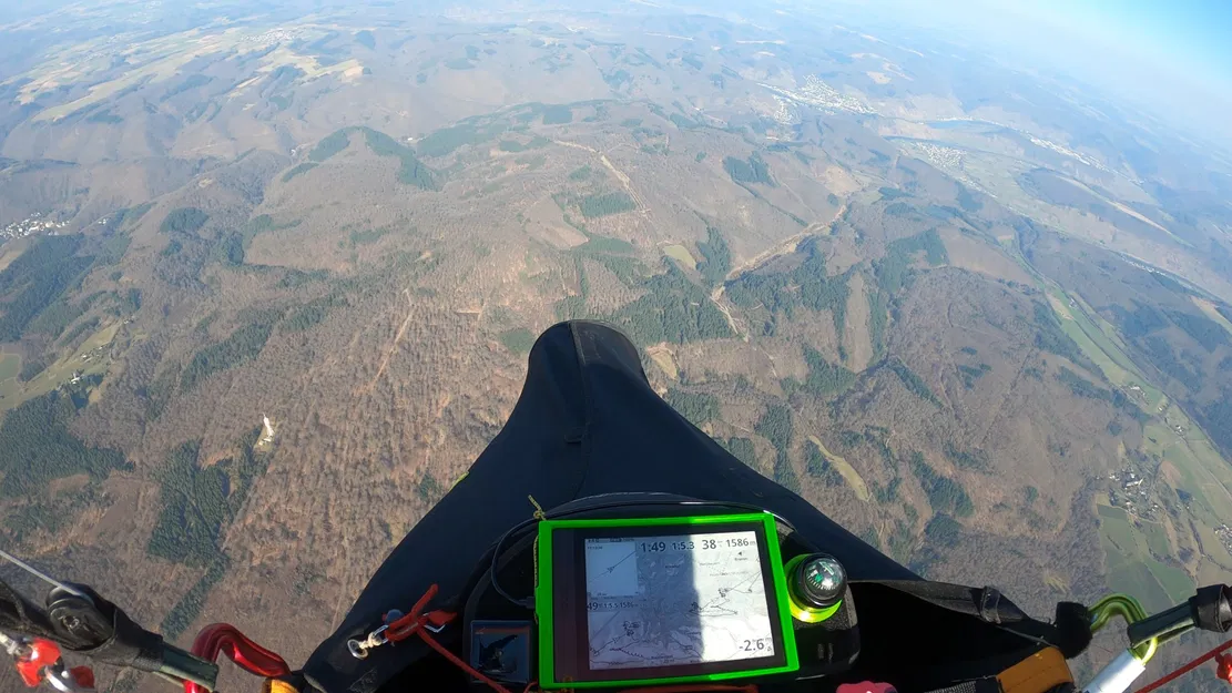 Vỏ bảo vệ buồng lái cho Boox Poke3 khi chơi dù lượn - Image 1