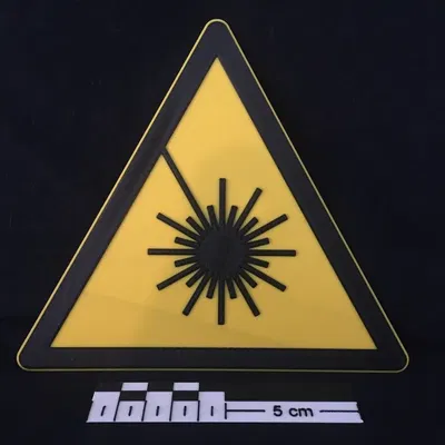 Biểu tượng cảnh báo laser theo tiêu chuẩn DIN 4844-2, ISO 7010