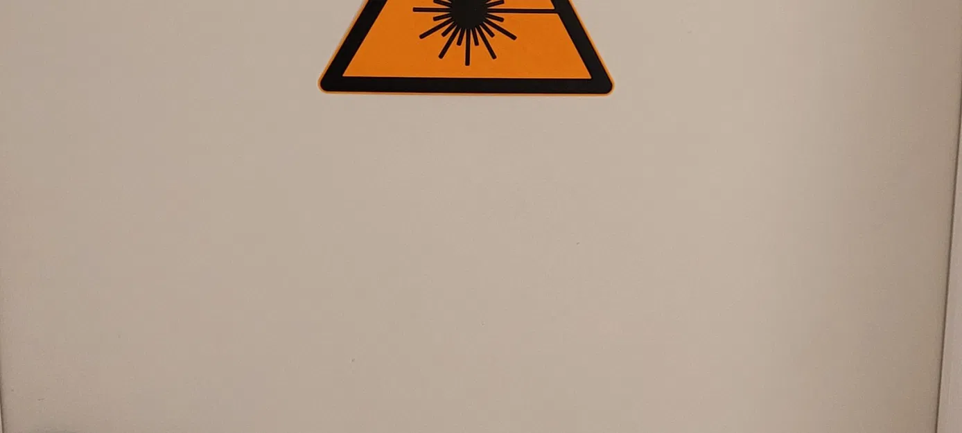 Biểu tượng cảnh báo laser cho cửa xưởng - Image 6