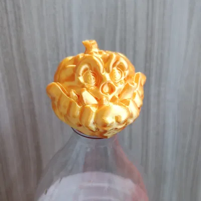 Quả bí ngô trên nắp chai PET