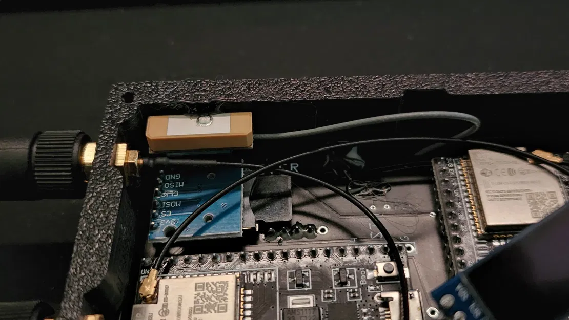 Giá đỡ cho bo mạch wardriver jhewitt dựa trên ESP32 - Image 2