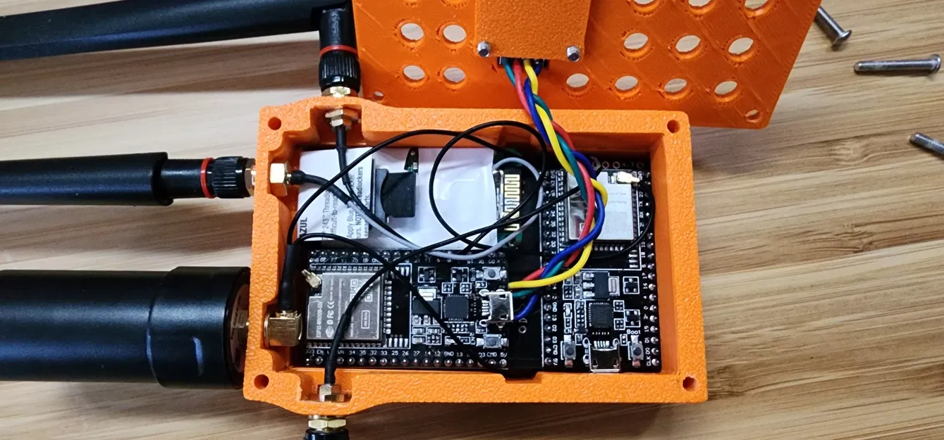 Giá đỡ cho bo mạch wardriver jhewitt dựa trên ESP32 - Image 8